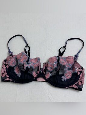 Victoria’s Secret Angels bra in navy mesh with pink & blue floral embroidery 🌸🩵